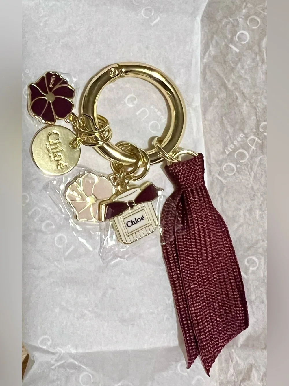 Chloé Parfum Purse Bag Charms Keychain Flower Pendants Burgundy Ribbon Gold